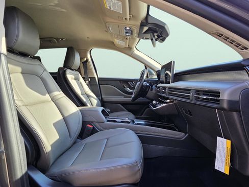 New 2026 Lincoln Corsair Premiere image 13