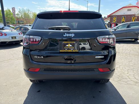 Used 2024 Jeep Compass Latitude AWD/4WD image 6