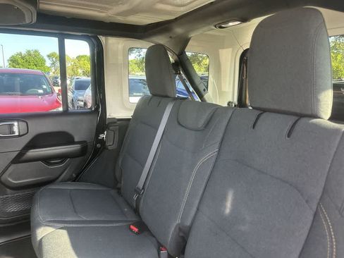 Used 2024 Jeep Wrangler Unlimited Sahara AWD/4WD image 22