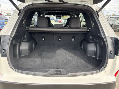 Used 2025 Subaru Forester Premium AWD/4WD image 12