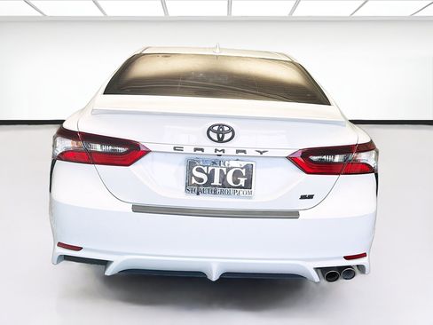 Used 2023 Toyota Camry SE FWD image 5