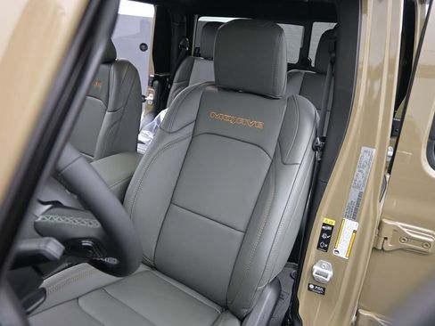 New 2026 Jeep Gladiator Mojave AWD/4WD image 11