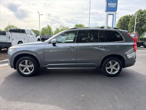 Used 2017 Volvo XC90 T5 Momentum w/ Vision Package image 7