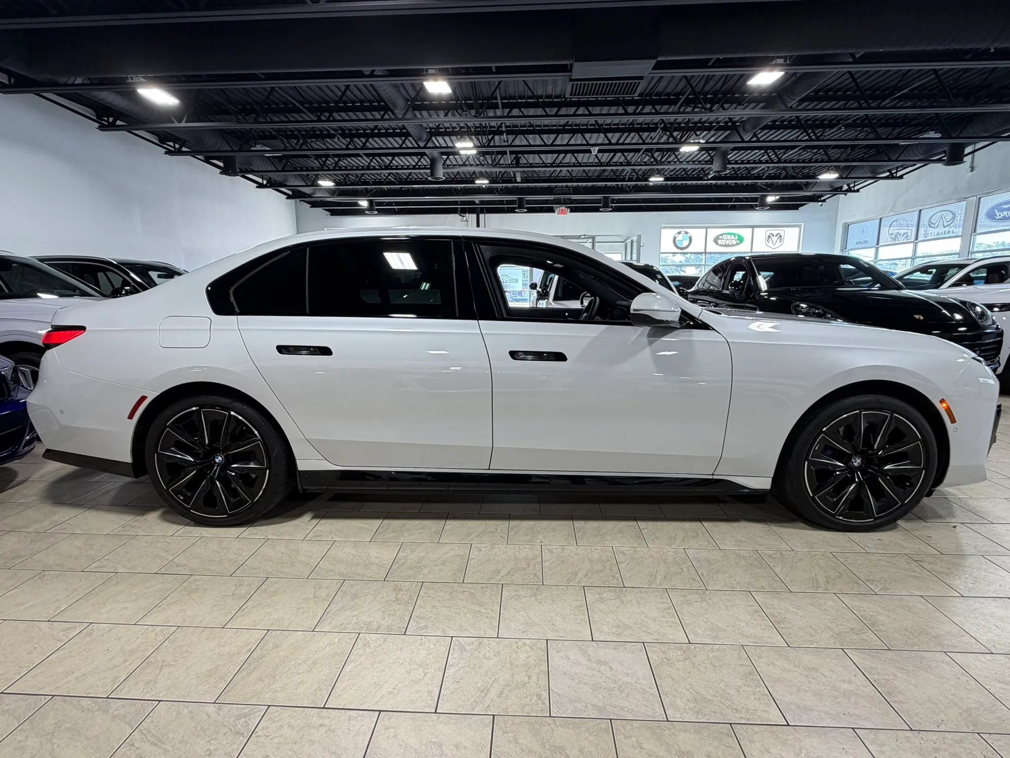 Used 2024 BMW i7 xDrive60 w/ Executive Package AWD/4WD image 26