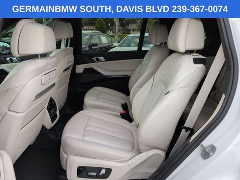 Used 2025 BMW X7 M60i AWD/4WD image 16