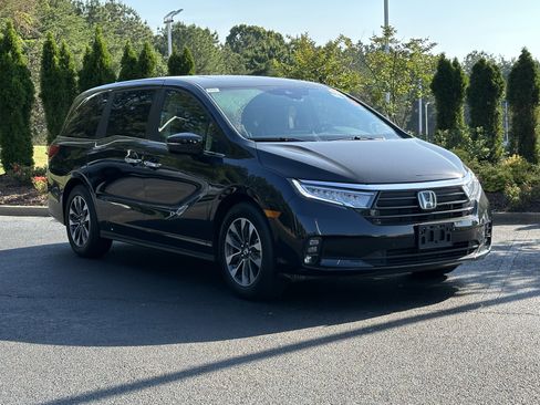 Used 2024 Honda Odyssey EX-L image 2