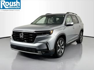 Certified 2025 Honda Pilot Touring video 1