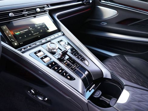 Used 2024 Aston Martin DB12 Coupe image 9