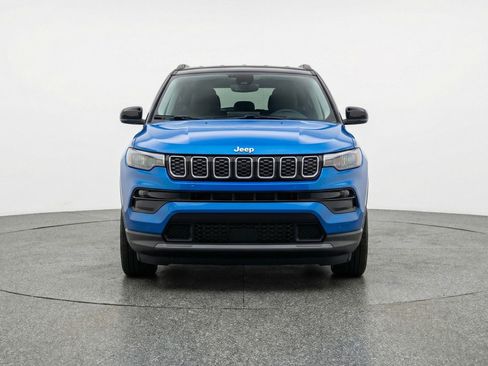 Used 2025 Jeep Compass Limited image 2