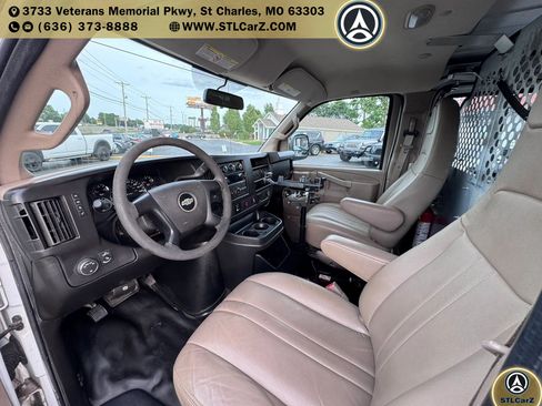 Used 2016 Chevrolet Express 2500 RWD image 10