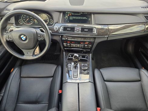 Used 2014 BMW 750i image 32