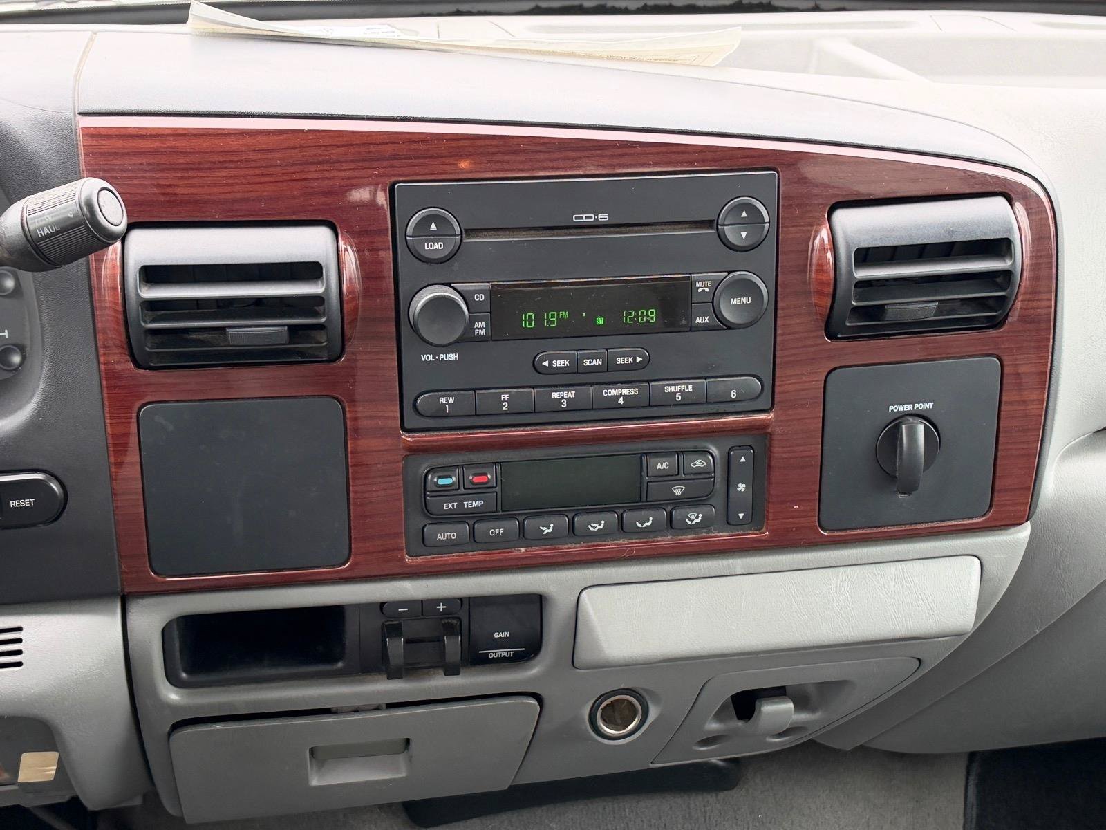 Used 2006 Ford F250 Lariat RWD image 10