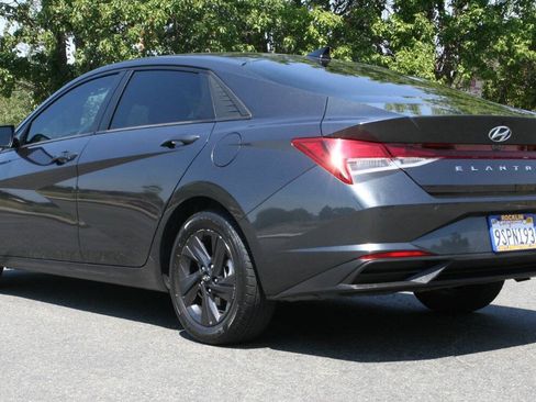 Used 2021 Hyundai Elantra SEL FWD image 7