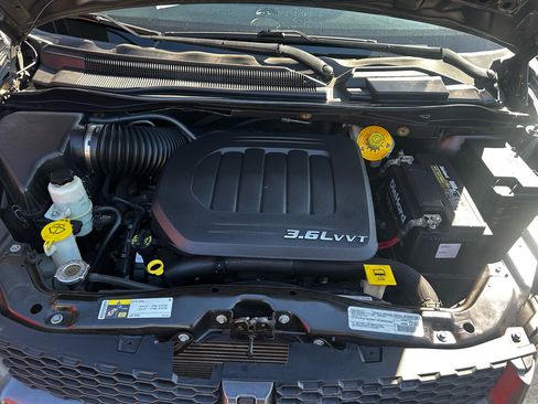 Used 2018 Dodge Grand Caravan GT image 14