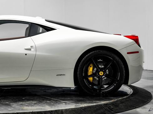 Used 2015 Ferrari 458 Italia Coupe image 8