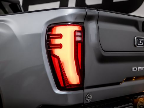 Used 2026 GMC Sierra 2500 Denali Ultimate AWD/4WD image 13