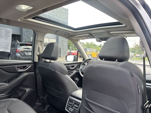 Used 2021 Subaru Forester Premium AWD/4WD image 6