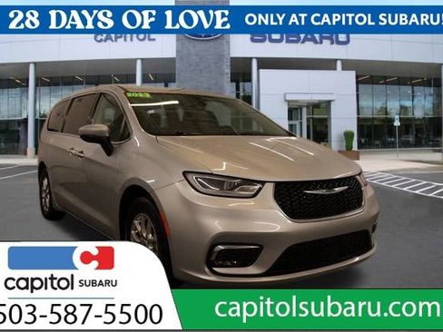 Used 2023 Chrysler Pacifica Touring-L image 1