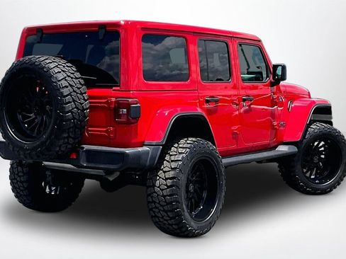 Used 2025 Jeep Wrangler Unlimited Sahara AWD/4WD image 6