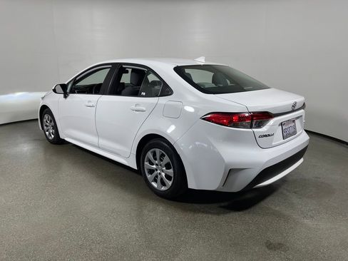 Certified 2022 Toyota Corolla LE image 5