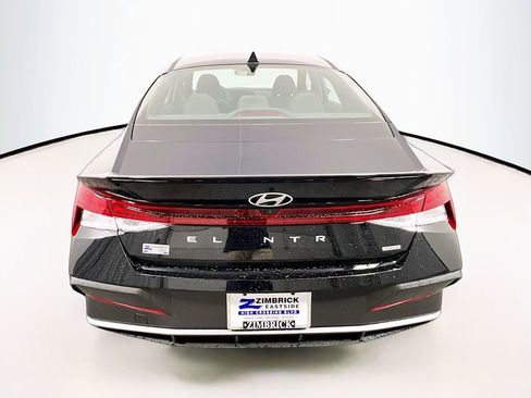 New 2025 Hyundai Elantra SEL image 6