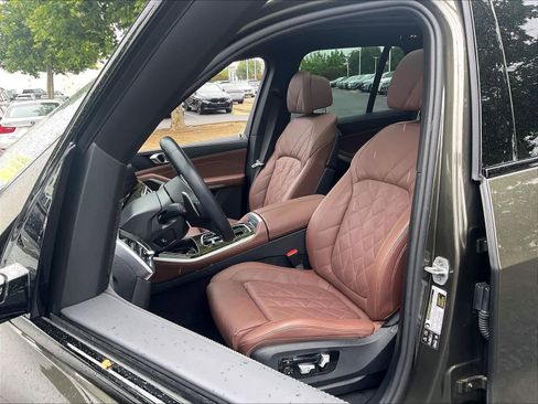 Used 2025 BMW X5 xDrive40i w/ M Sport Package AWD/4WD image 25