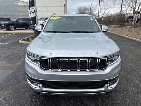 Used 2022 Jeep Wagoneer Series III w/ Flexible Seating Group AWD/4WD image 19