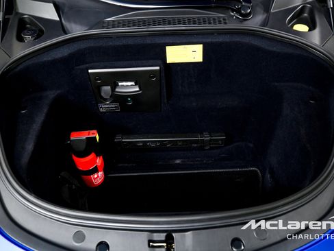 Used 2025 McLaren Artura Spider image 18