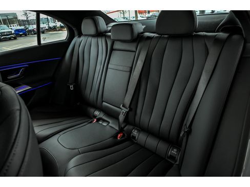 New 2026 Mercedes-Benz E 350 4MATIC Sedan image 9