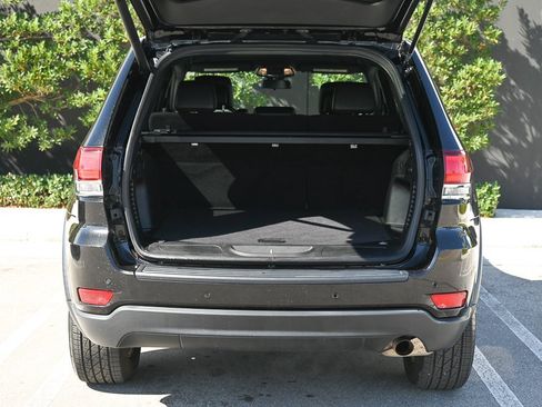 Used 2021 Jeep Grand Cherokee Laredo X image 10