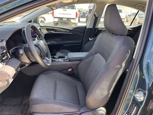 Used 2025 Toyota Camry LE image 23