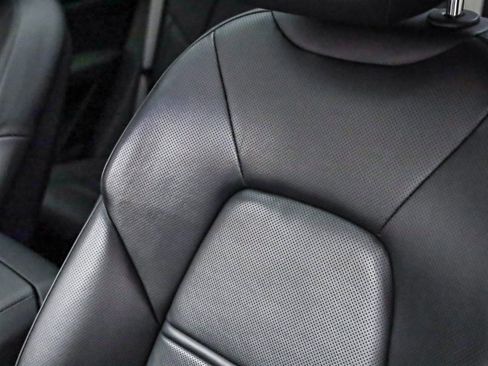 Used 2023 Porsche Cayenne Platinum Edition image 26