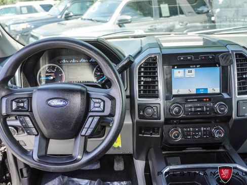 Used 2017 Ford F250 XLT w/ XLT Premium Package AWD/4WD image 2