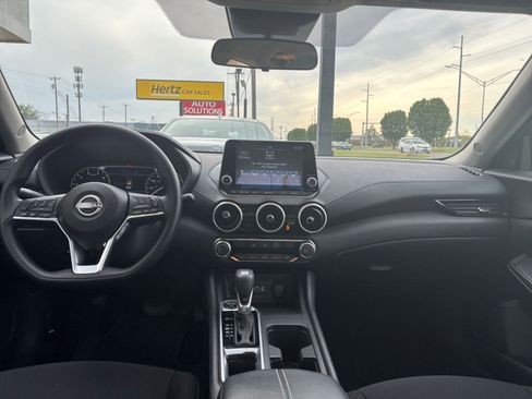 Used 2025 Nissan Sentra SV FWD image 31
