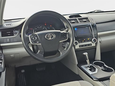 Used 2012 Toyota Camry LE image 15
