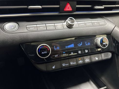 Used 2021 Hyundai Elantra Limited FWD image 20