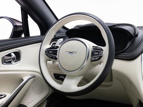 Used 2021 Aston Martin DBX image 10