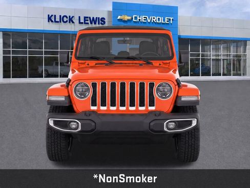 Used 2018 Jeep Wrangler Unlimited Sahara AWD/4WD image 2