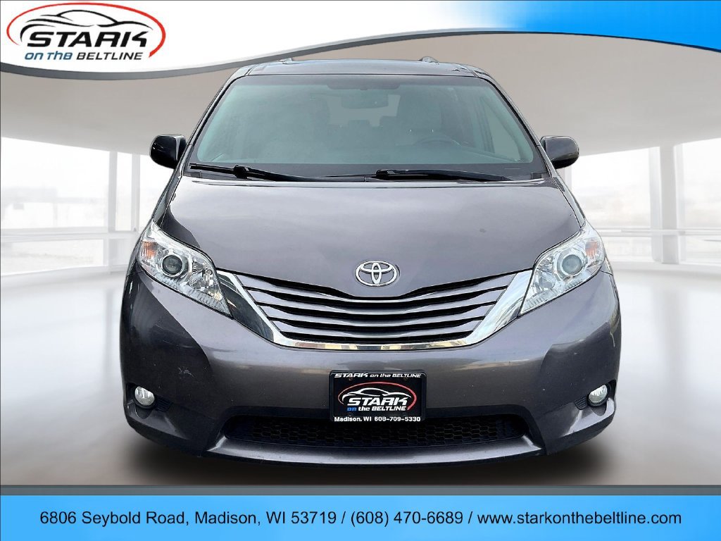 Used 2017 Toyota Sienna XLE Premium AWD/4WD image 2