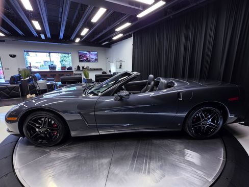 Used 2009 Chevrolet Corvette Convertible w/ Preferred Equipment Group RWD image 11