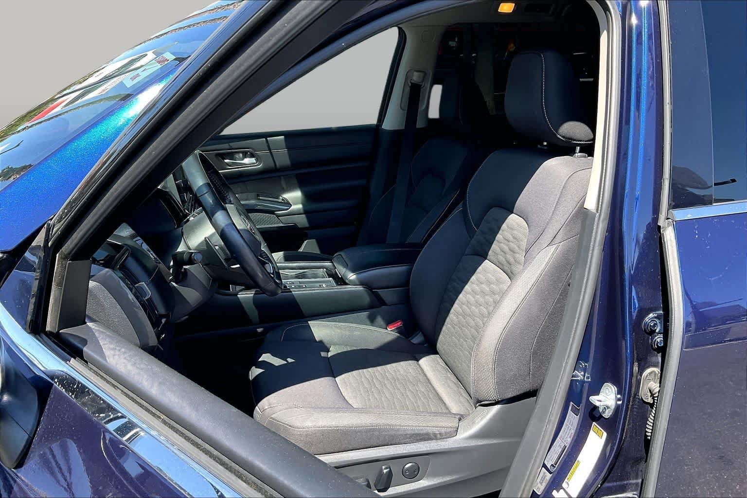 Used 2022 Nissan Pathfinder SV FWD image 7