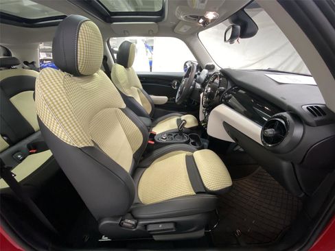 Certified 2024 MINI Cooper SE image 30