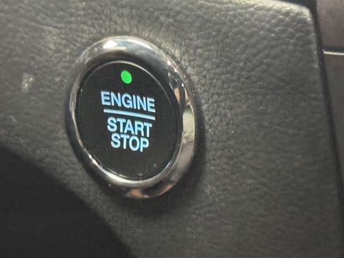 Used 2020 Ford Edge Titanium w/ Equipment Group 301A FWD image 15