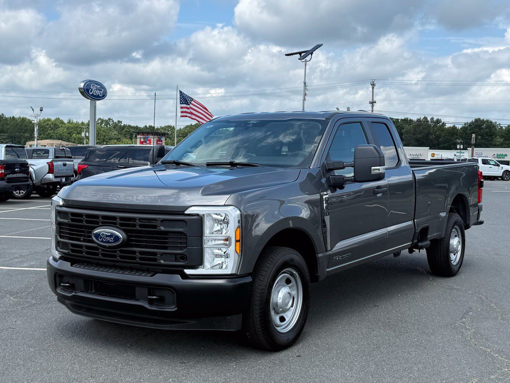 New 2025 Ford F350 XL w/ 360-Degree Camera Package RWD image 8