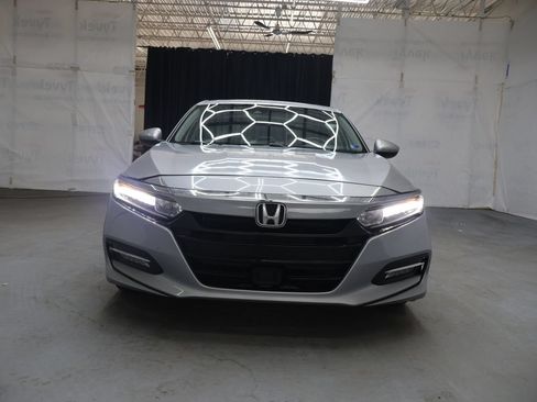 Used 2018 Honda Accord EX image 2