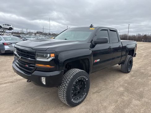 Used 2018 Chevrolet Silverado 1500 LT w/ Midnight Edition image 1