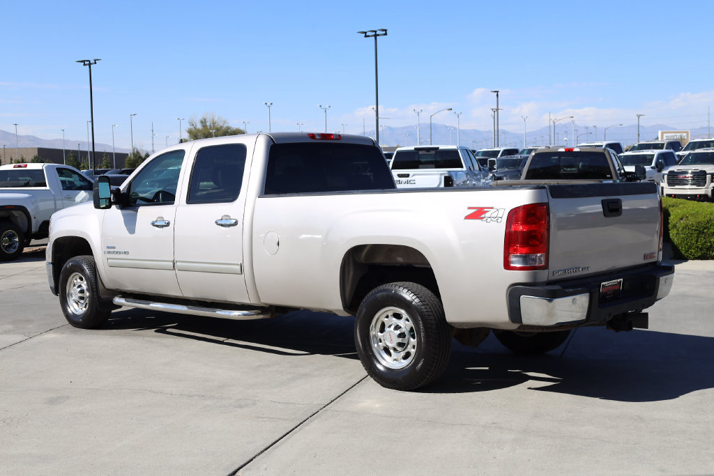 Used 2008 GMC Sierra 2500 SLT w/ Z71 Off-Road Package AWD/4WD image 4