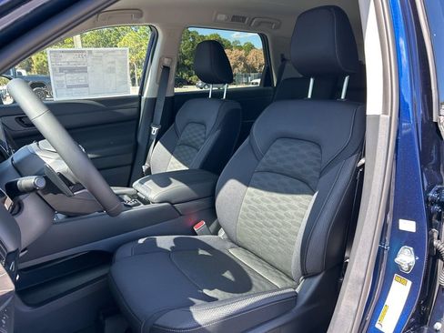 New 2026 Nissan Pathfinder SV image 21