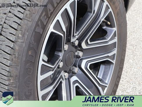 Used 2023 Jeep Wagoneer L Series II image 39