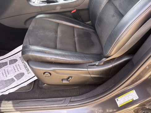 Used 2021 Jeep Grand Cherokee Laredo X image 16